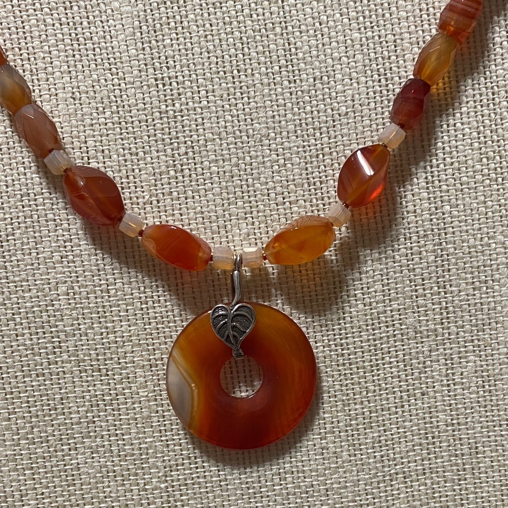 Elegant 18” natural red agate sterling silver Beaded magnetic clasp Necklace
